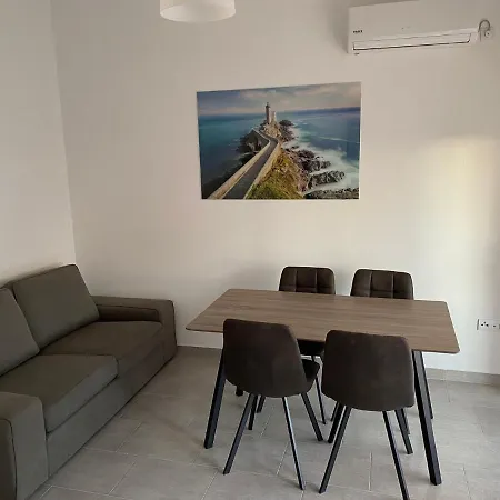Gavran Apartmán Pirovac