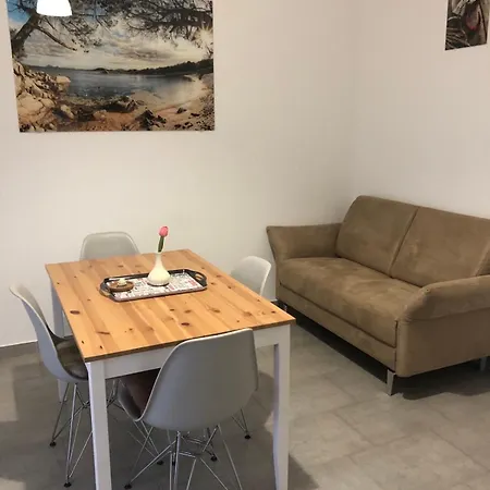 Gavran Apartmán Pirovac